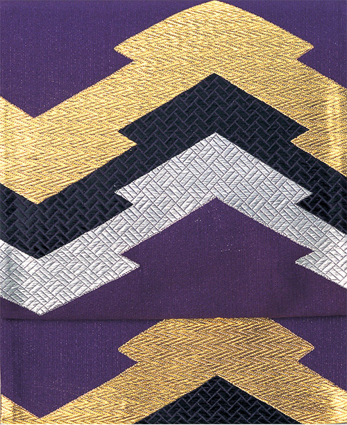 Kimono pattern of a flash of lightning