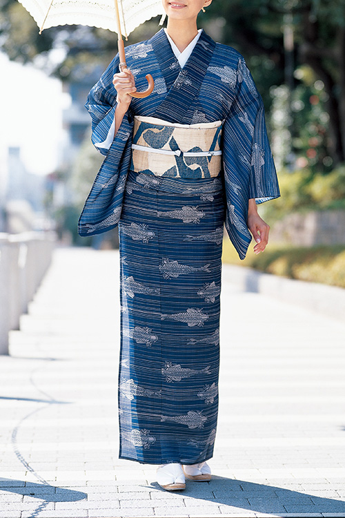 Explicación demandante Simplemente desbordando Kimono Patterns―10 Sakana (Fish): A lucky charm bearing wishes for  fertility｜Kateigaho International Japan Edition- Japanese culture, arts,  lifestyle magazine